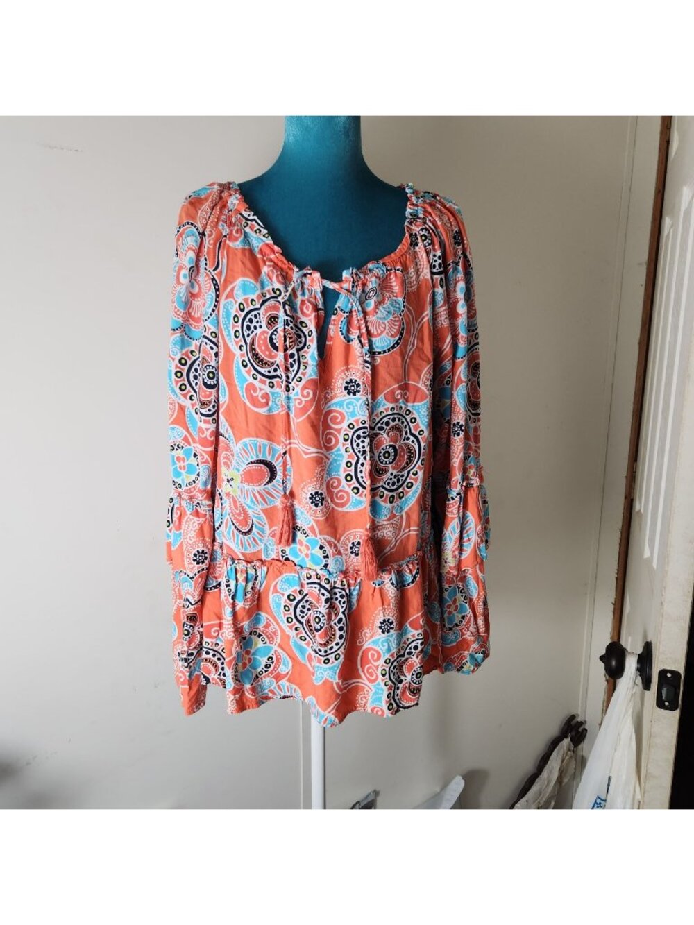 Crown & Ivy Womens XL Boho Peasant Top With Bell Sleeves Orange Floral Paisley P